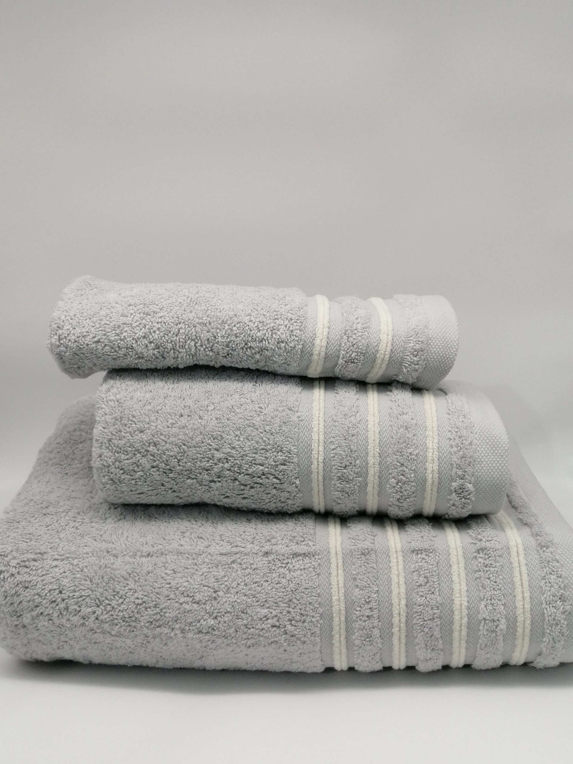 Juego de toallas Blanco 100% algodón - Tienda Lartextil